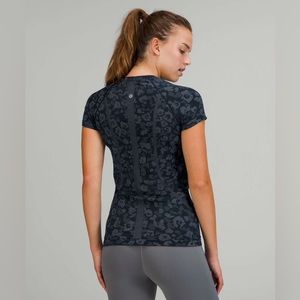 NWT Lululemon swiftly tech SS shirt 2.0 dappled floral true navy ocean air - 8